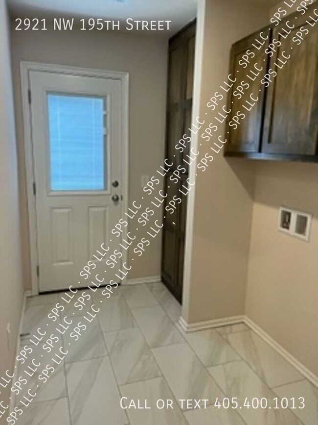 Photo - 2921 NW 195th St