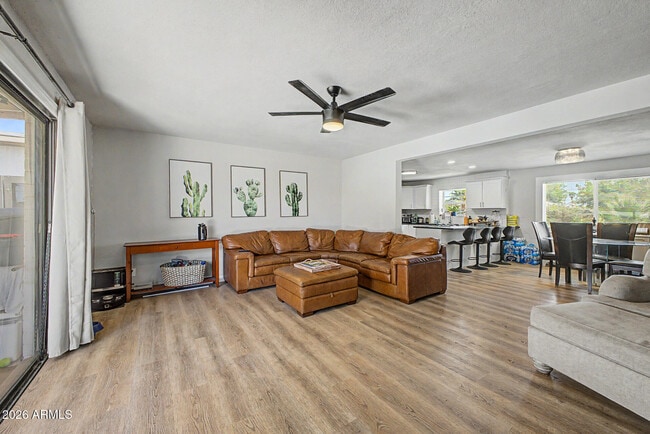 Photo - 2208 W San Miguel Ave