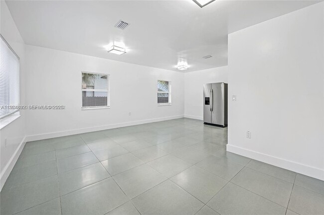 Photo - 911 Sharar Ave Unit 1