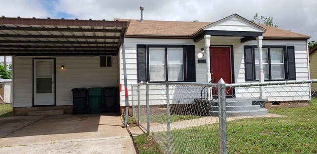 Building Photo - SE 44