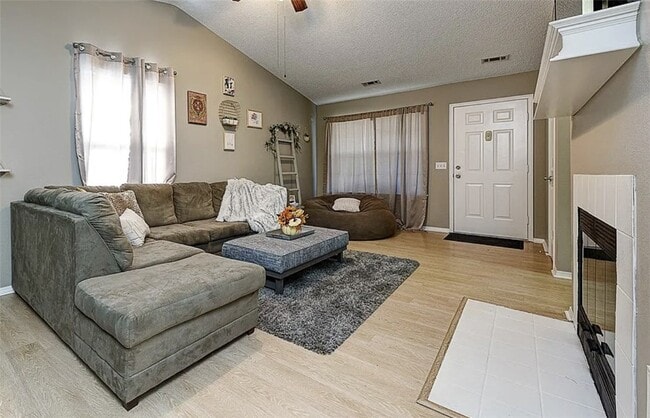 Photo - 1701 Signature Dr