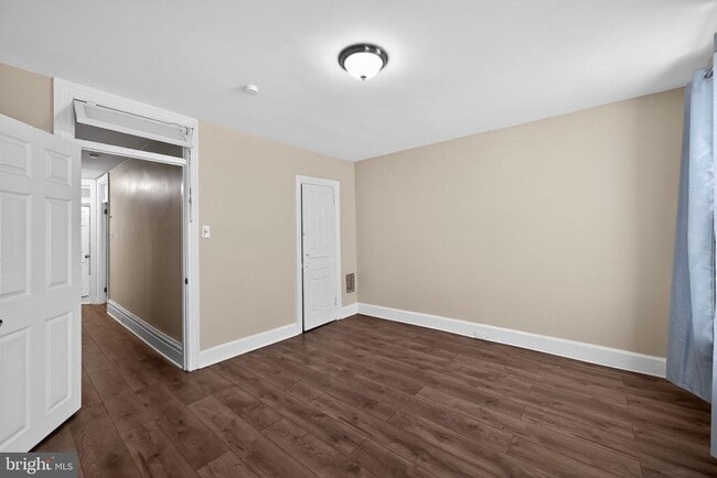 Photo - 652 Emerald St