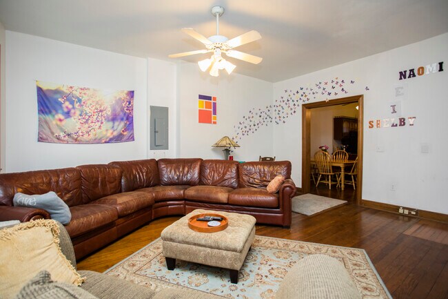 Photo - 421 E Carson St Unit 2