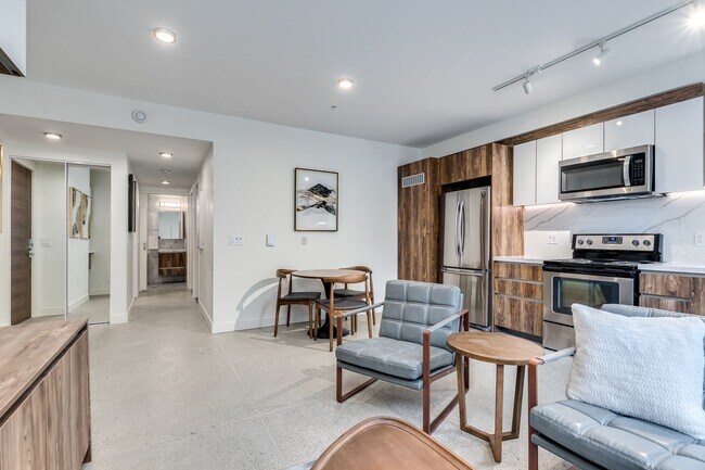 Photo - 1170 Barclay St Unité 107