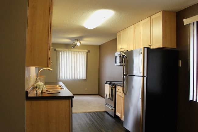 Photo - Otis Apartments