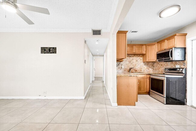 Photo - 15710 NW 19th Ave