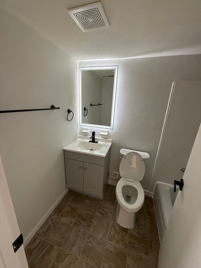 Photo - 2714 Center St