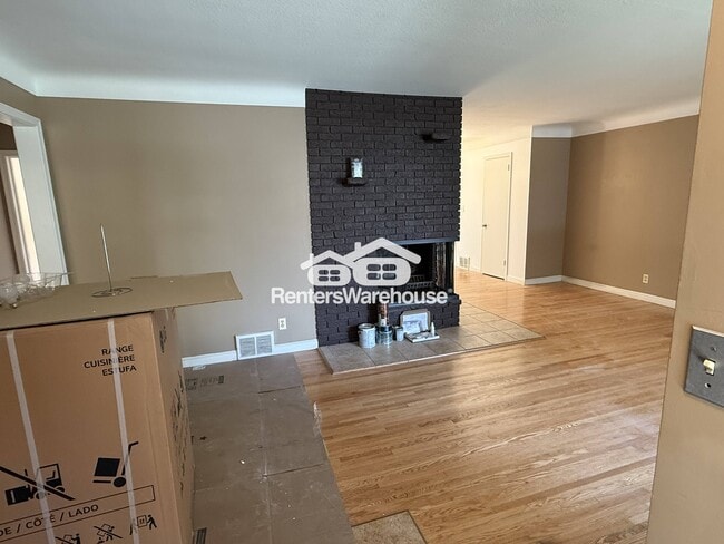 Photo - 2580 Vernon Ave S