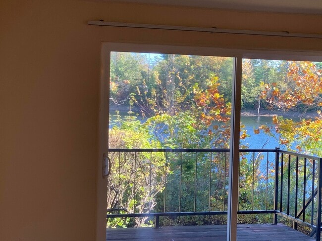 Photo - Lakeview 1 BR Unit 10B-3