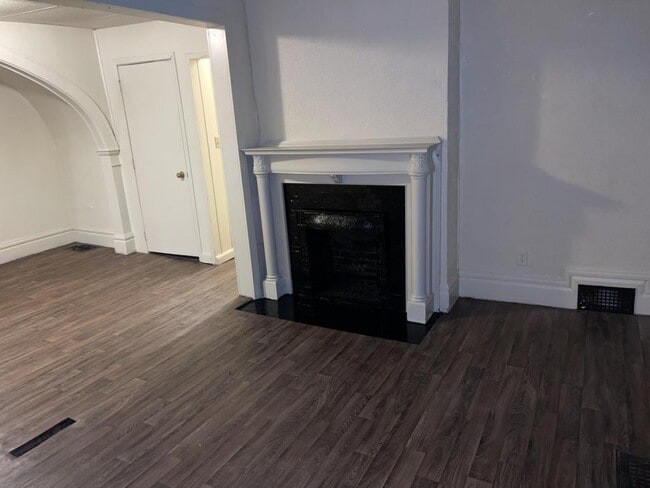Photo - 614 W Stephenson St