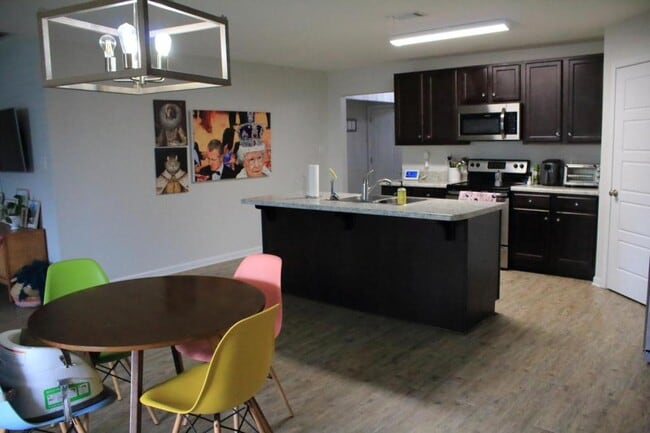 Photo - 500 E Marigold Dr
