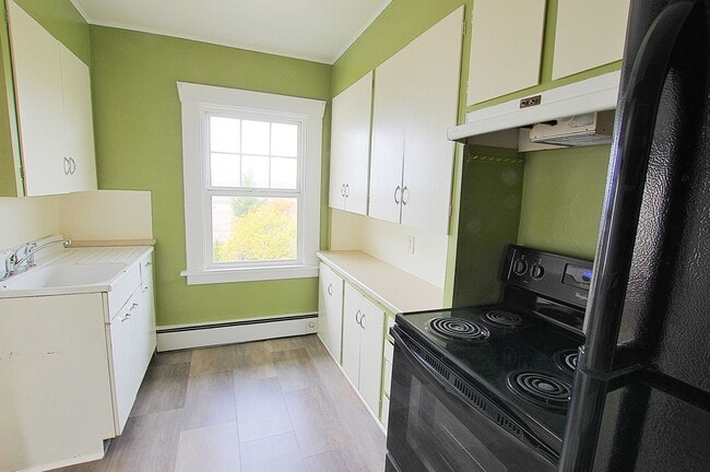 Photo - Bay View Living Near WWU – 1 & 3 Bedroom Units Unit #1