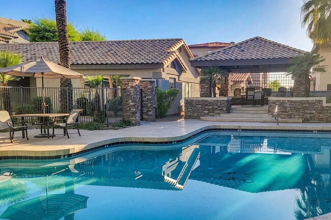 Photo - 2025 E Campbell Ave Unit ID1383665P