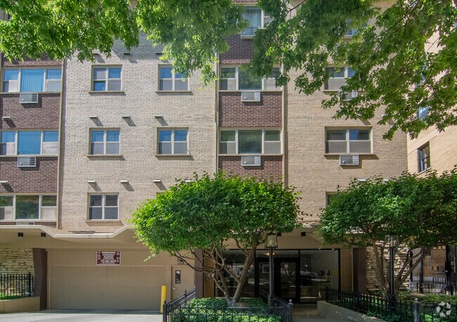Building Photo - 420 W Aldine Ave Unit 306 Rental