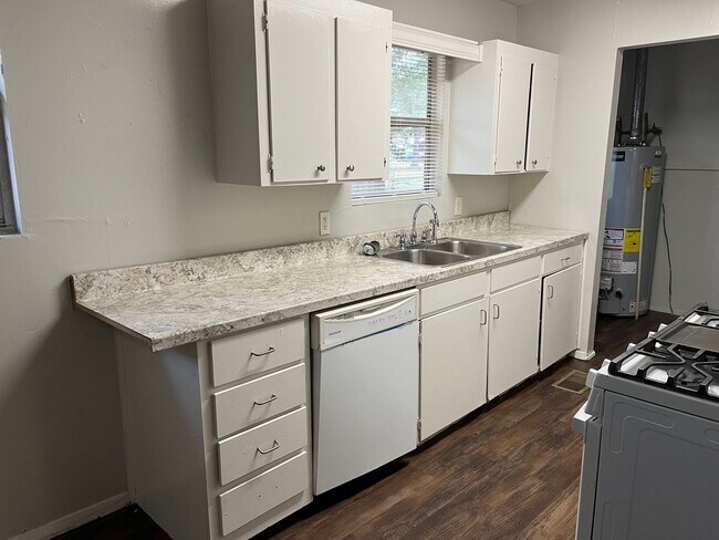 Photo - Country living - 4BR/2BA in Keithville - o...