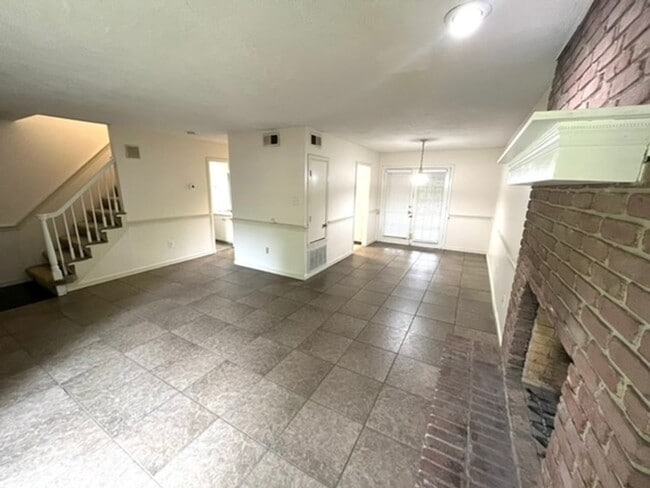 Photo - Linden - 1223/1225 Unit 1225