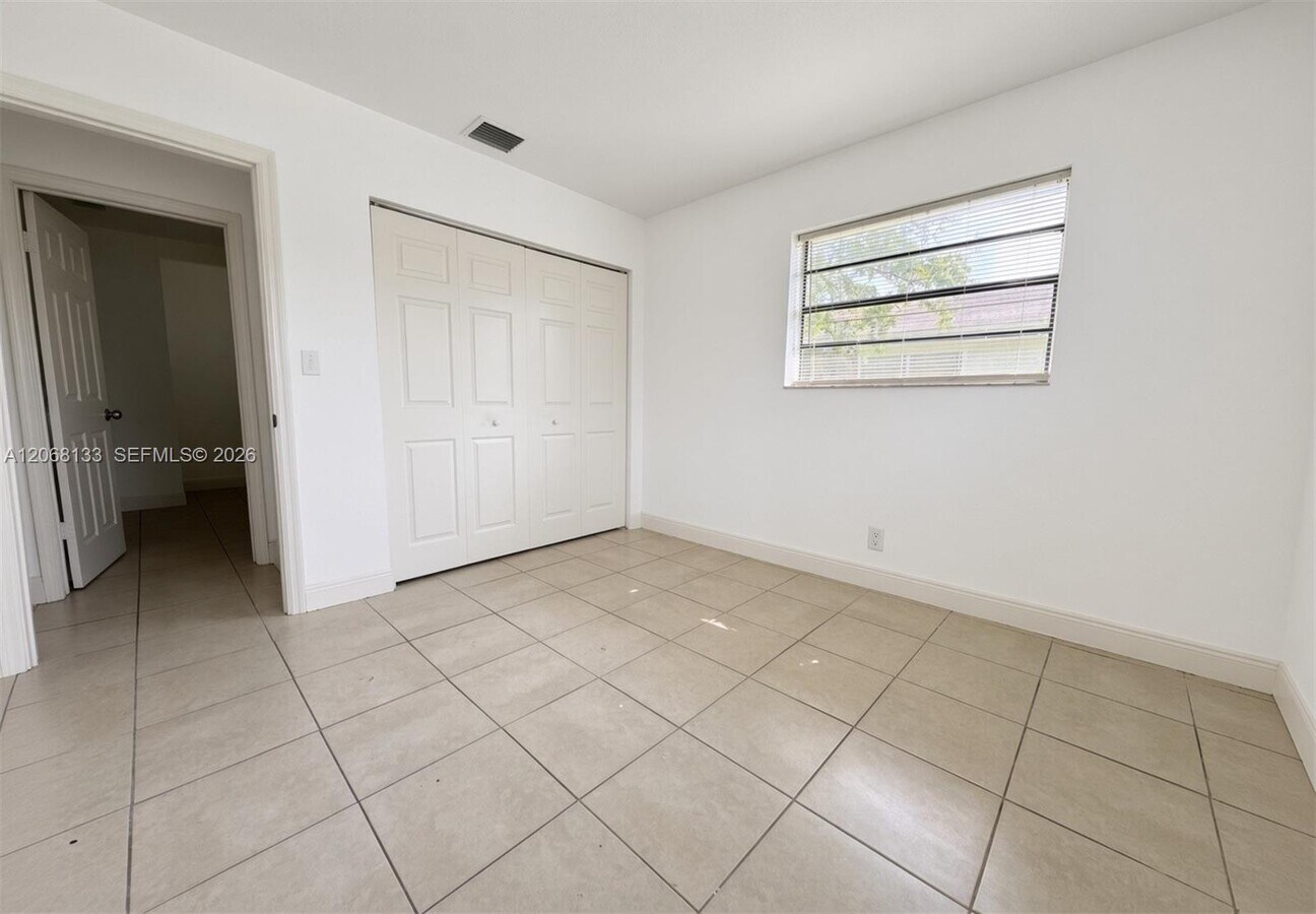 Photo - 407 NW 7th Ct Unidad S