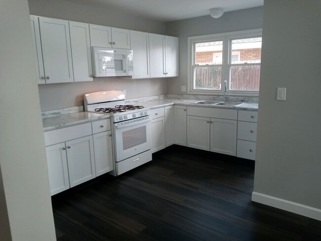 Photo - 378 Pineview Dr