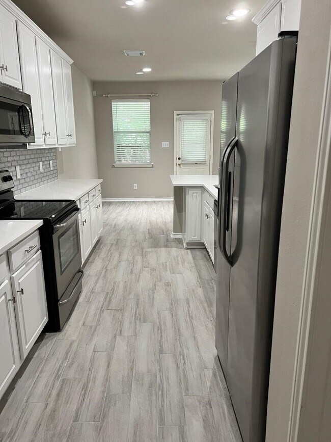 Photo - 114 N Camellia Grove Cir