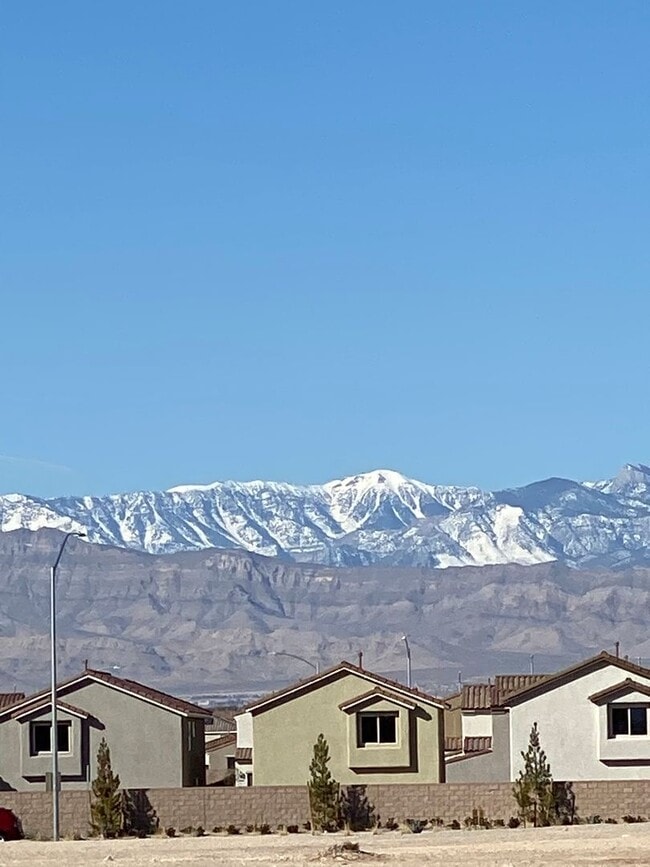 Americana Property Mgmt - 3bed Townhouse built in 2022 in the NW - Americana Property Mgmt - 3bed Townhouse built in 2022 in the NW