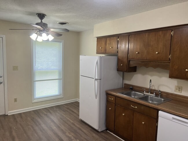 Photo - 1032 Brookview Dr Unit 13 D