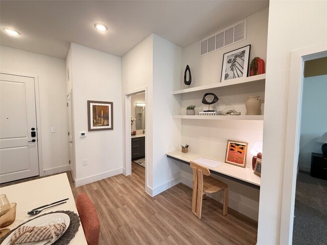 Photo - 641 W Crosstimbers St Unit 706