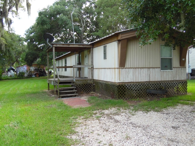Building Photo - 214 Lake Dr Rental