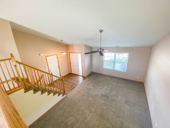 Photo - 3 Bedroom, 2.5 Bath fenced yard!