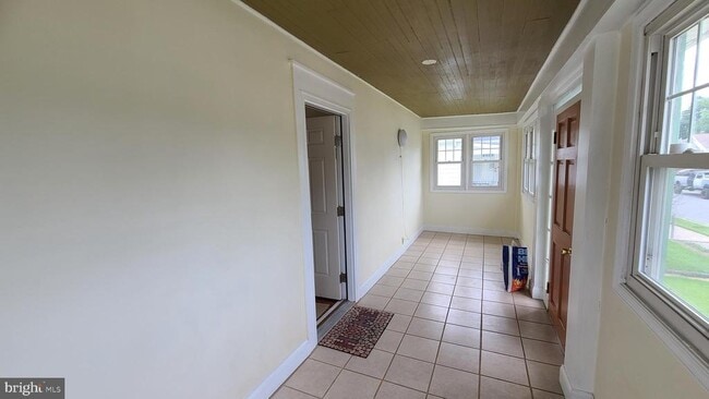 Building Photo - 113 State St Rental