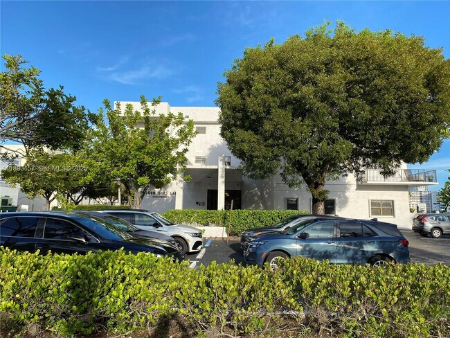 Photo - 1900 Diana Dr Unit 3D