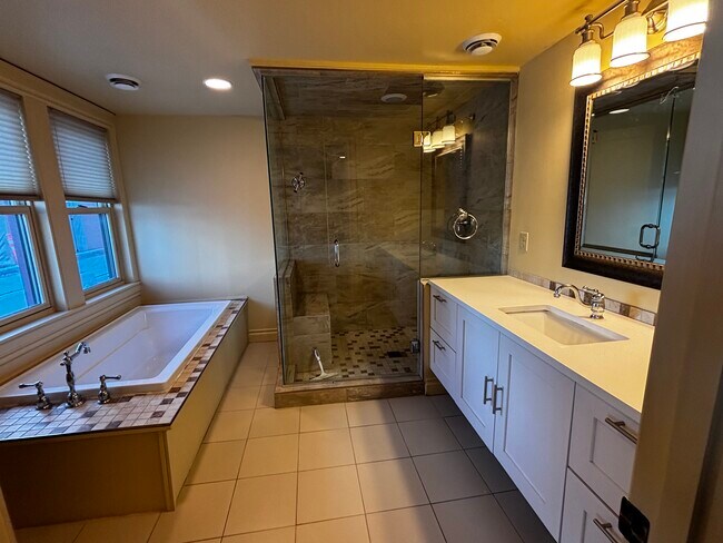 Photo - 27 N Main St Unidad Uptown condo