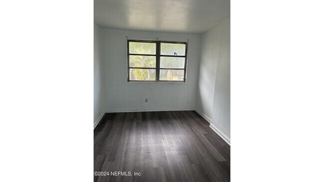 Photo - 1265 W 26th St