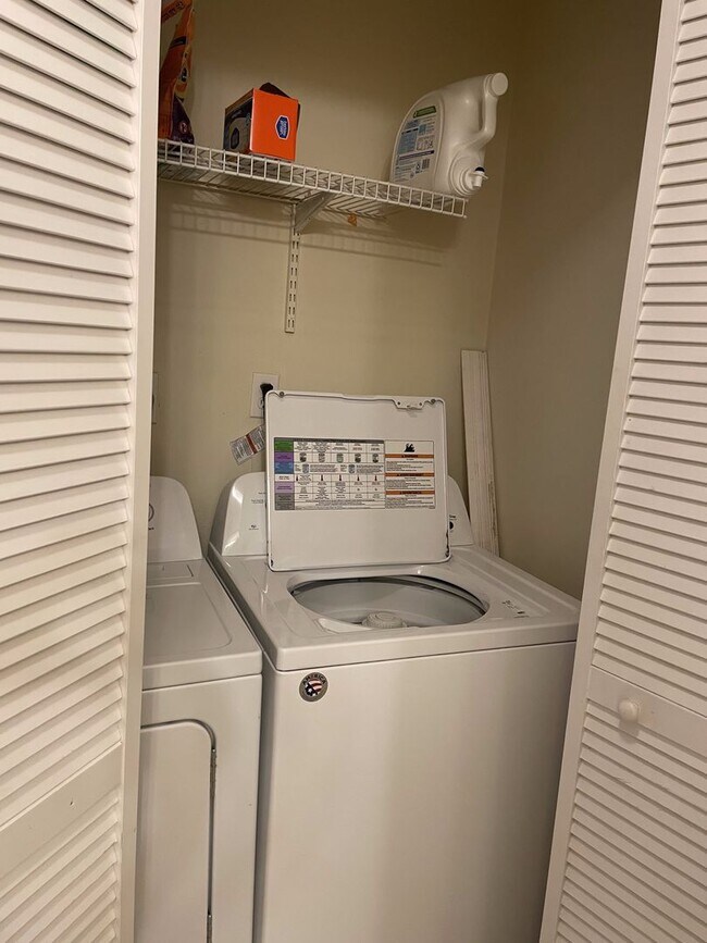 Photo - UT - 1210-A Unit 1210-A