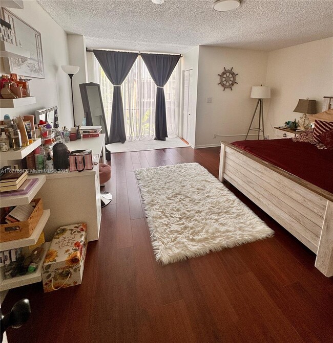 Photo - 2413 NE 10th St