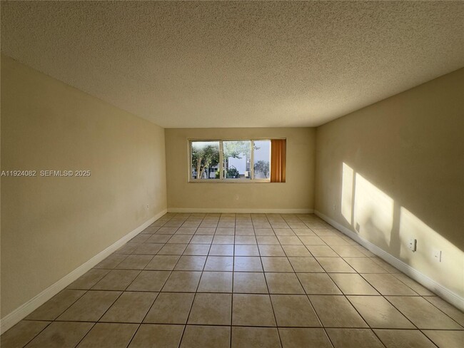 Photo - 6930 Miami Gardens Dr Unit 1-307