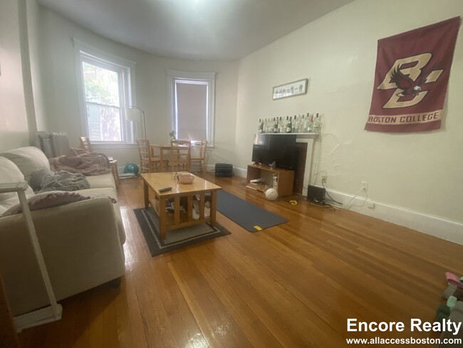 Photo - 1786 Beacon St Unit 1A