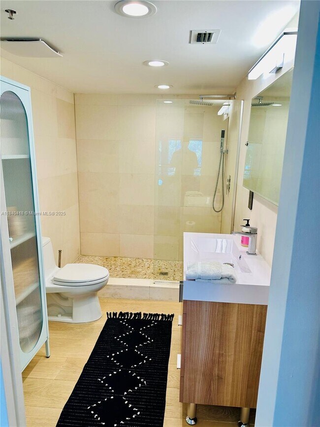 Photo - 900 4th St Unit 3