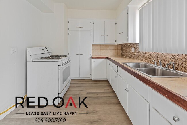 Photo - ~2 Months FREE~ Lovely One Bedroom with St... Unit 8326