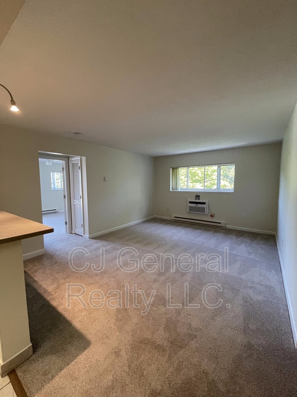 Photo - 106 Broad St