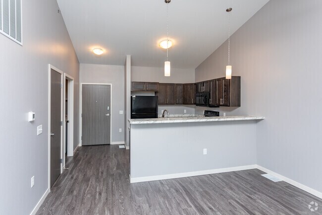 1BR, 1BA - 660SF