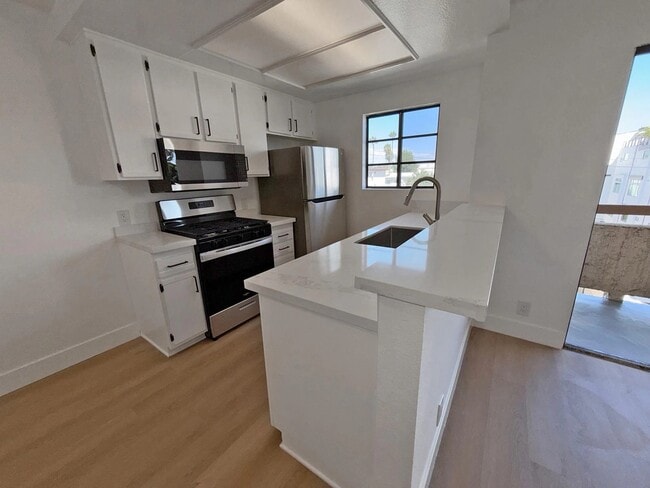 Building Photo - 1321 N Vista St Rental