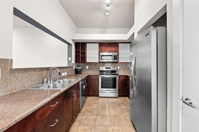 Photo - 6927 Sumner St