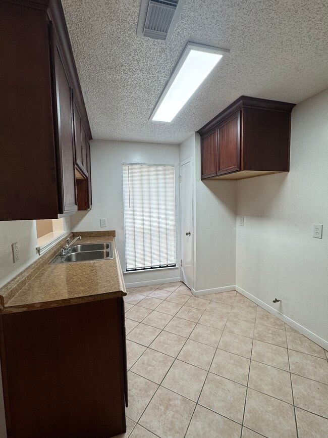 Photo - 11826 Roandale Dr