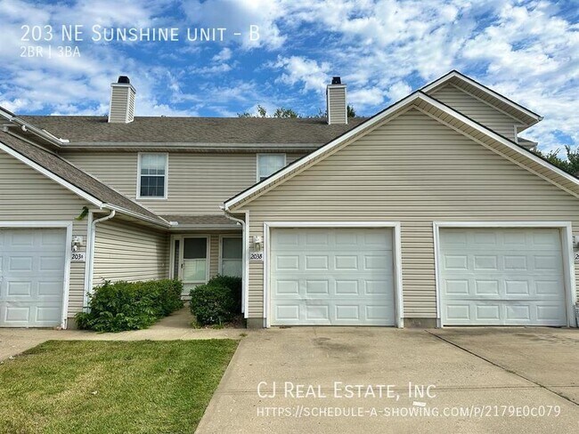 Photo - 203 NE Sunshine St House