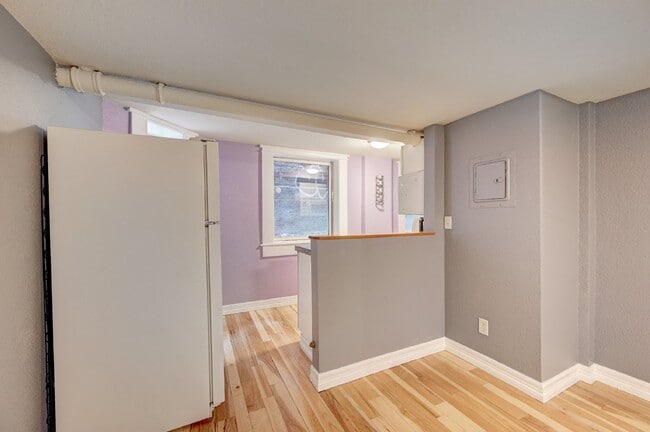 Photo - $1,150 - 1 bed, 1 bath charming Condo in t... Unidad 5