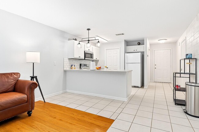 Photo - 324 N Ross St