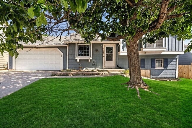 Photo - Spacious 3-Bedroom Home with 4th bedroom on lower level & Attached Garage