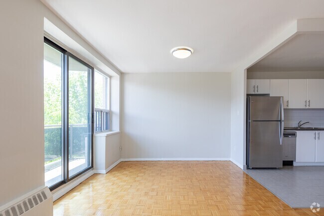 2BR, 1BA - Dining Room - 380 Gibb St