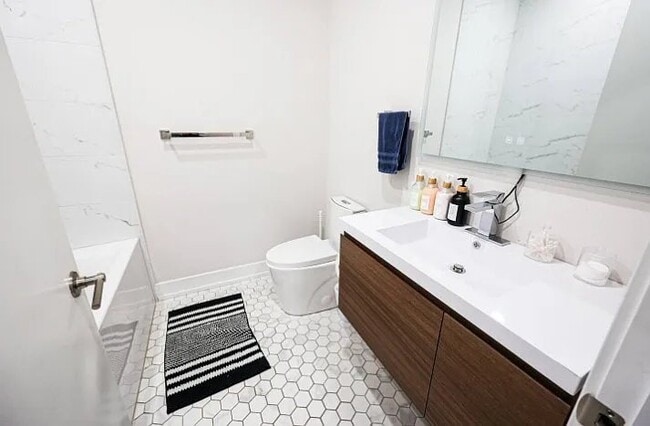 Photo - 1107 N 41st St Unit 1107 N 41st St