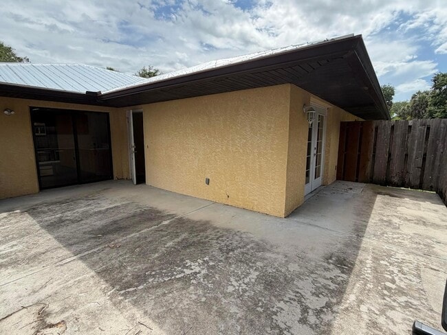 Photo - 2201 SW 28th St